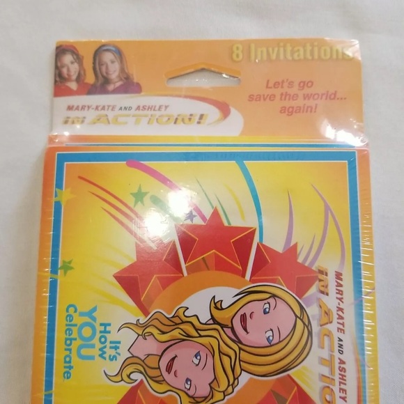 VTG MARY KATE & ASHLEY IN ACTION TABLE CLOTH AND WITH 2003 3XPACKS(24 COUNT) - Picture 3 of 9